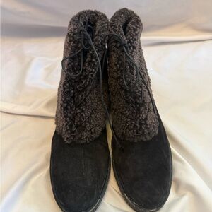 NWOT Stuart Weitzman Black Suede Shearling Lace-Up Ankle Boots